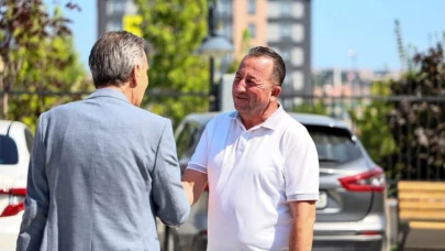 Başkan Vekili Yalçın Ekici, Birlikte Dayanışma Marketi'nde İncelemelerde Bulundu