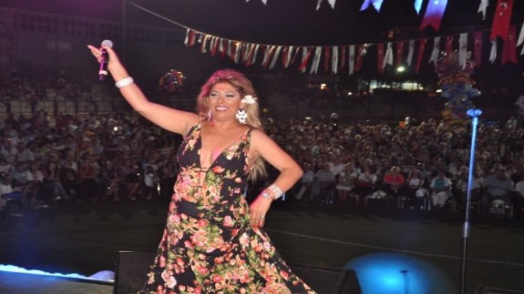 Erguvan coşkusu devam ediyor