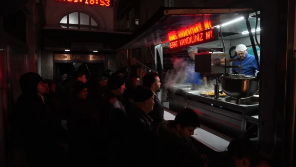 Kartal Belediyesi’nden Lokma İkramı