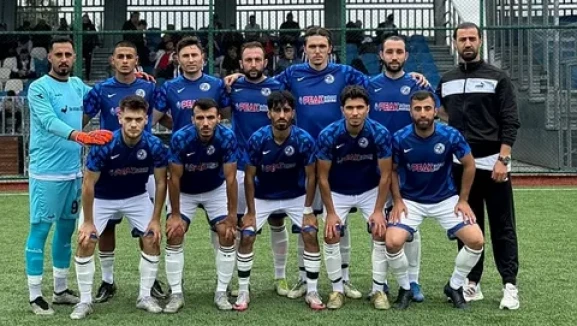 Küçükçekmeceli futbolseverler üst lig yolunda