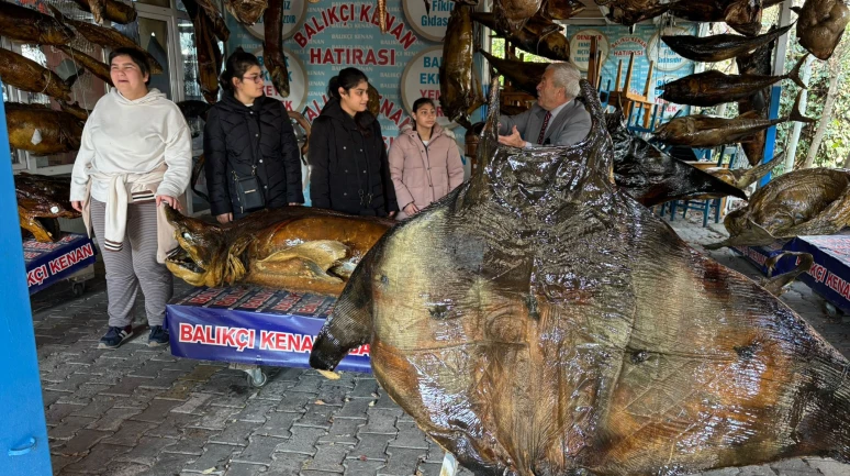 Özel çocuklar Türkiye Deniz Canlıları Müzesi’ni ziyaret etti