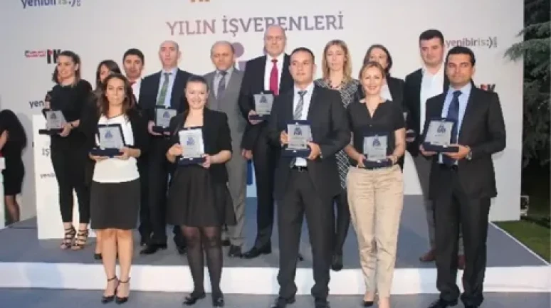 Bahçeşehir  Koleji'ne "Yılın İtibarlısı"  ödülü...