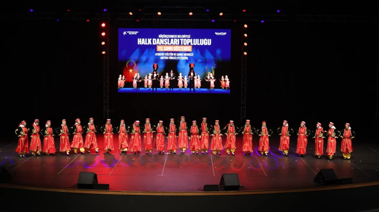 Halk dansları topluluğu yılsonu gösterisi düzenledi