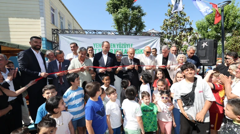 Ahmet Taner Kışlalı Parkı düzenlenen törenle hizmete açıldı.