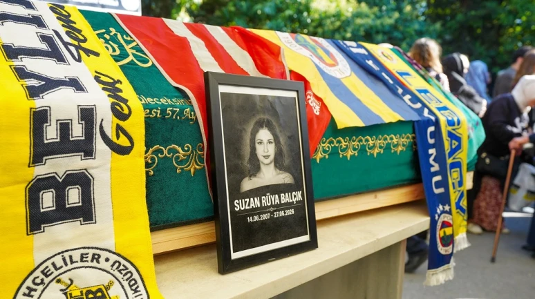 BEYLİKDÜZÜ ÇOCUK MECLİSİ’NİN İLK BAŞKANI SUZAN RÜYA SON YOLCULUĞUNA UĞURLANDI