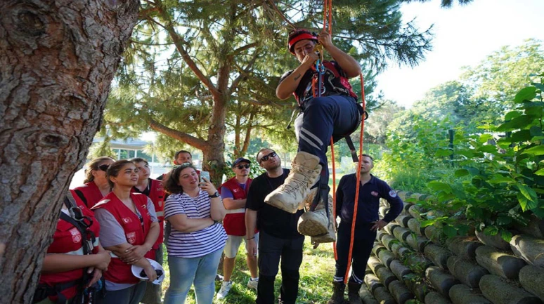 Beylikdüzü'nde Afet Gönüllüleri Sahaya Hazırlandı