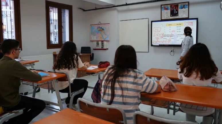 Fatih'te Sınavlara Hazırlık Kurs Kayıtları Başladı