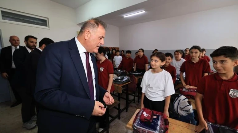 İBB'den Öğrencilere Kırtasiye Desteği