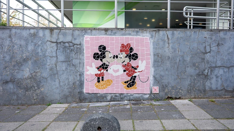 İstanbul'u piksel piksel onarıyor