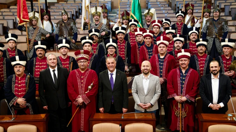 TÜRKİYE – ROMANYA MAÇINDA TRİBÜNLERİ COŞTURAN MEHTERAN TAKIMI SARAÇHANE’DE!