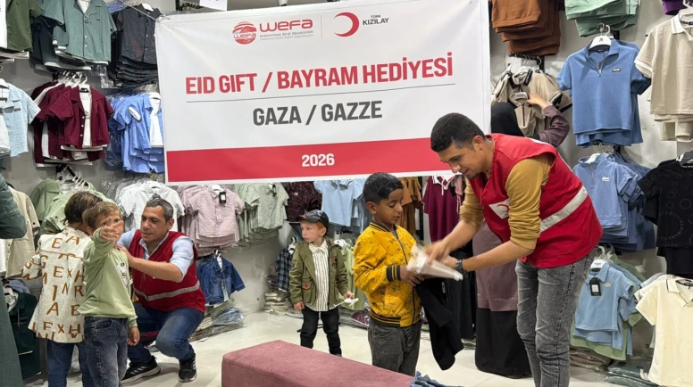 Kızılay’dan Gazzeli çocuklara bayramlık