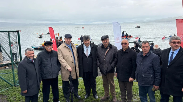 Çıldır Gölü'nde 19 Mayıs coşkusu yaşandı