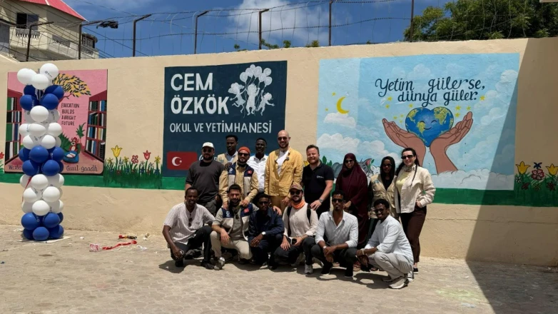 Savaş kamplarından 100 kız çocuğu kurtardı