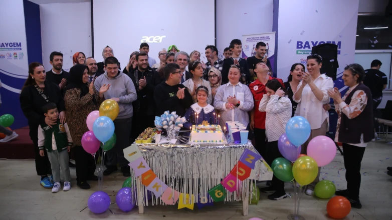 Bayrampaşa’da Engel Tanımayan Kutlama
