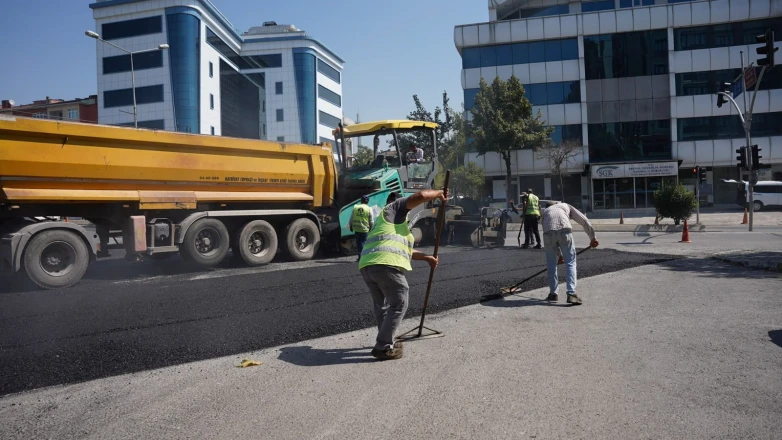Tuzla'da 750 Tonluk Asfalt Serimi