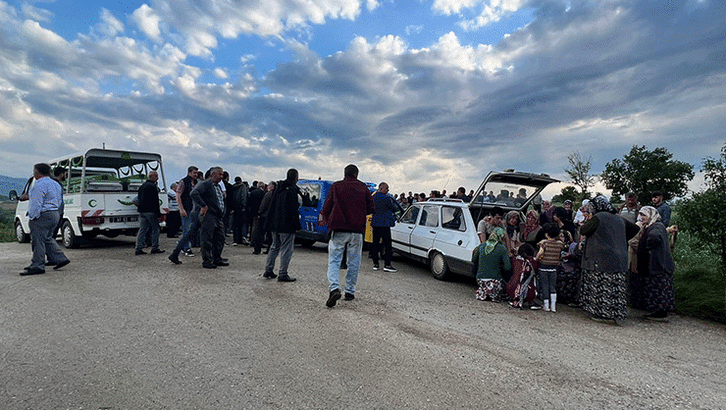 Yıldırım iki ilde can aldı... 3 kişi hayatını kaybetti
