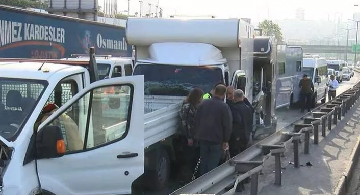 Başakşehir'de karavanların zincirleme kazası
