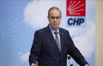 CHP Sözcüsü Öztrak Yeni Şafak'ın manşetini paylaştı