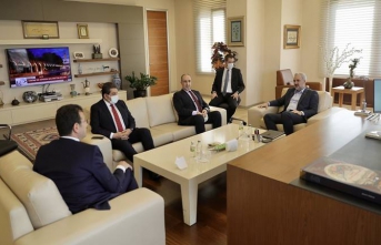Ekrem İmamoğlu AK Parti İstanbul İl Başkanı Osman Nuri Kabaktepe'yi ziyaret etti