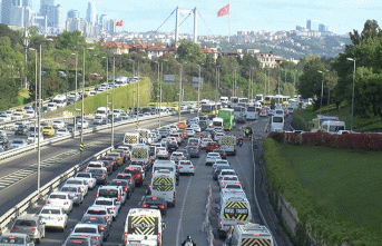İstanbul trafiğini kilitleyen kaza!