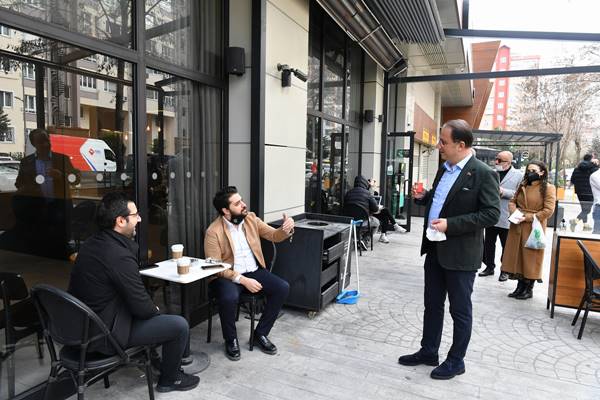 Beylikdüzü Belediye Başkanı Mehmet Murat Çalık: esnafı ziyaret etti
