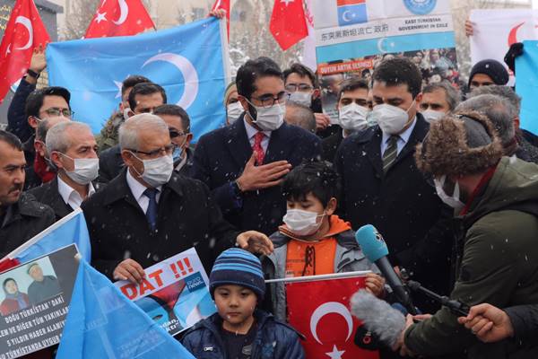 Çin Dışişleri Bakanı Türkiye ziyaretine büyük tepki