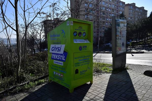 Beylikdüzü Belediyesi 200 noktaya Giysi Tekstil Kumbarası yerleştirdi
